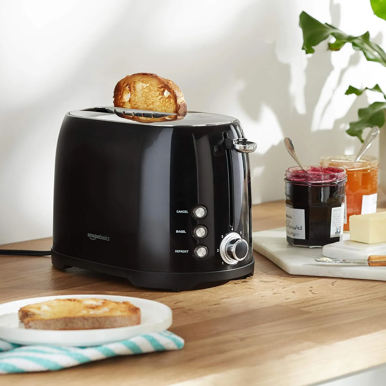 2 Slot Toaster with 6 Browning Settings and Removable Crumb Trays