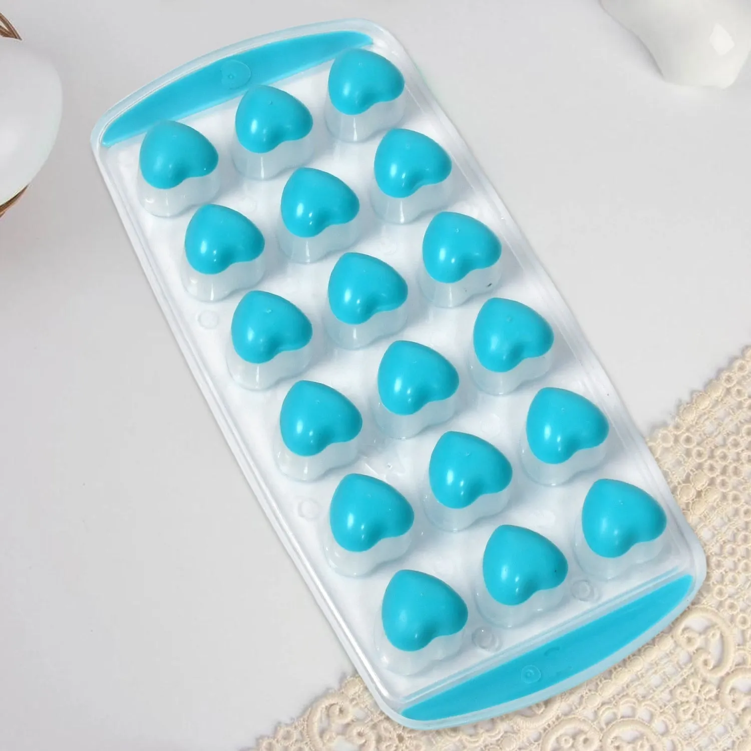 Easy Push Premium POP-UP ice Tray, With Flexible Silicon Bottom and Lid, Heart Shape 18 Cube Trays