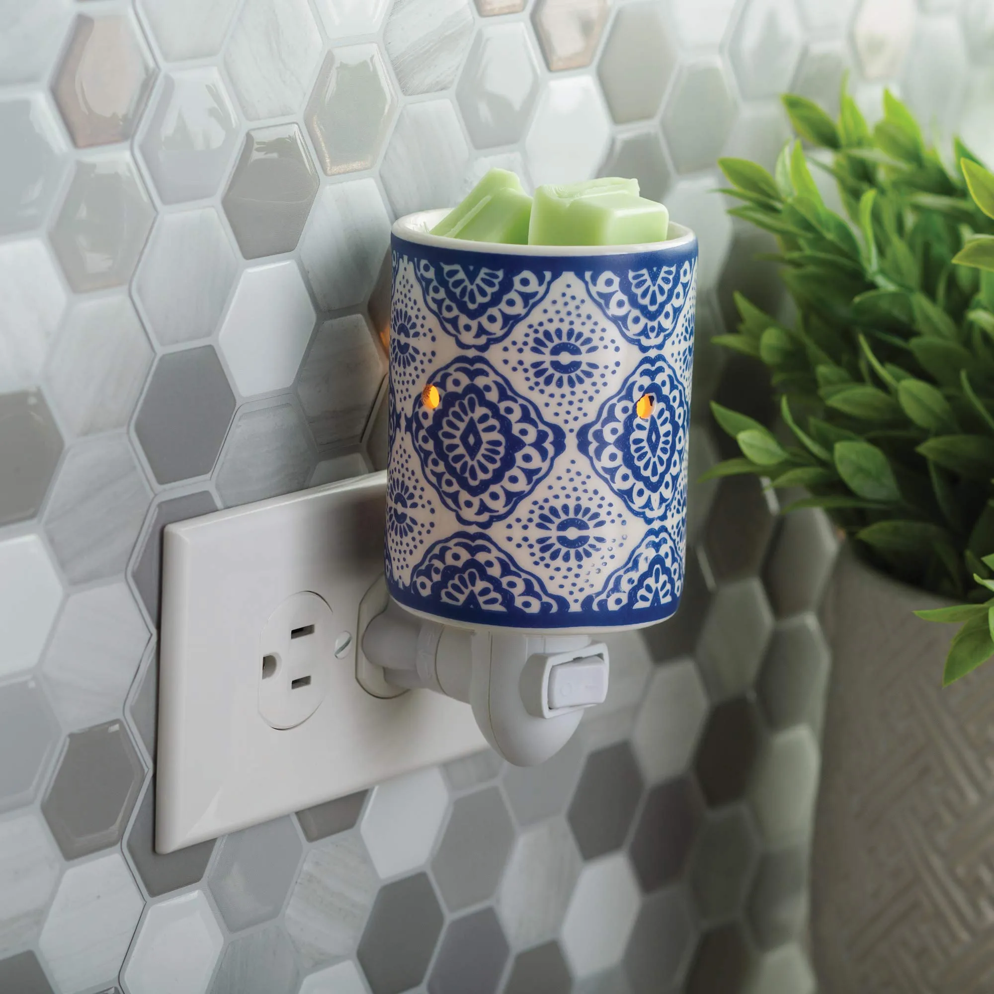 Plug in Fragrance Warmer - Indigo Porcelain